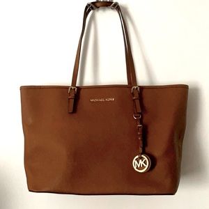 Michael Kors Jet Set Medium Leather Tote